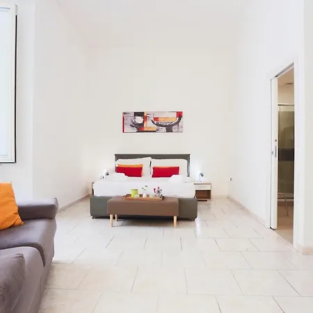 Guesthost - Veiled Christ *