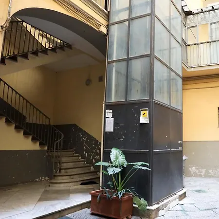 Guesthost - Veiled Christ Неаполь