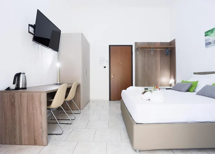 Guesthost - Veiled Christ Неаполь