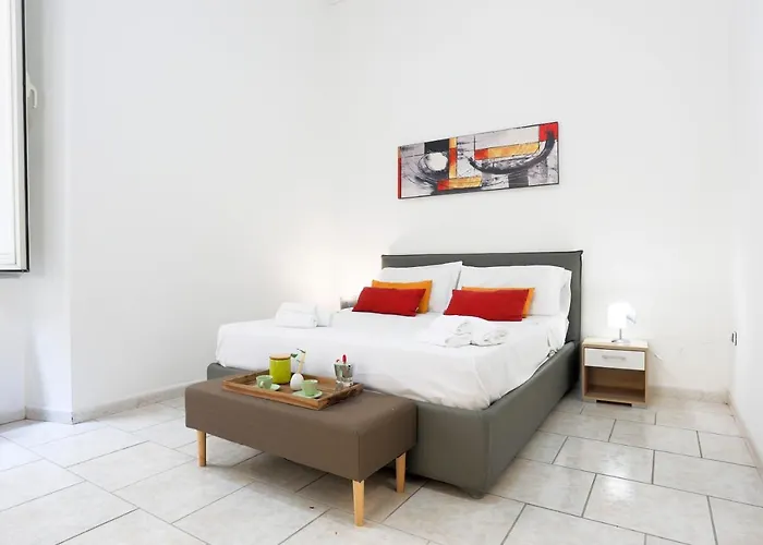 Guesthost - Veiled Christ *