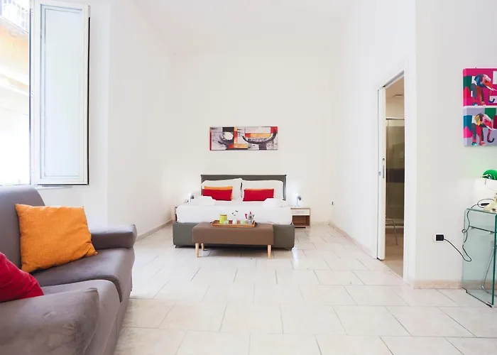 Guesthost - Veiled Christ *