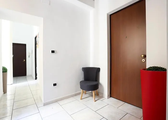 Апартаменты Guesthost - Veiled Christ